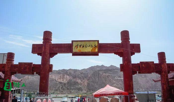 库车神秘大峡谷，光与影的梦幻结合