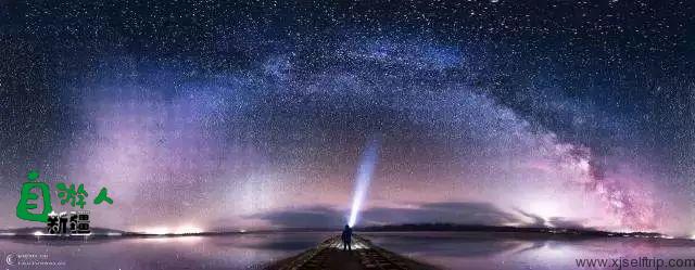新疆时时处处都是好风光，白天有白天的魅力，夜晚更有夜晚的神奇，这星空仿佛梵高笔下的世界...