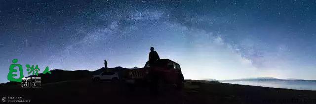 新疆时时处处都是好风光，白天有白天的魅力，夜晚更有夜晚的神奇，这星空仿佛梵高笔下的世界...